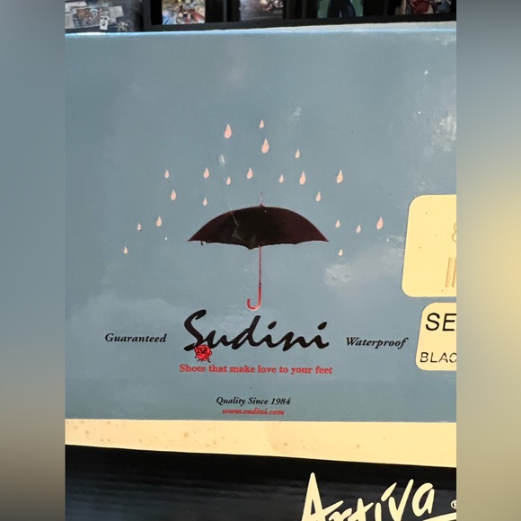 Sudini Seattle black leather and faux fur ankle boot heels size 5.5 new in box - Picture 3 of 14